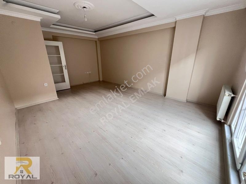 Royal'den Esenyurt Balıkyolu'nda 2+1 85m2 Masrafsız Arakat — fotoğraf 9