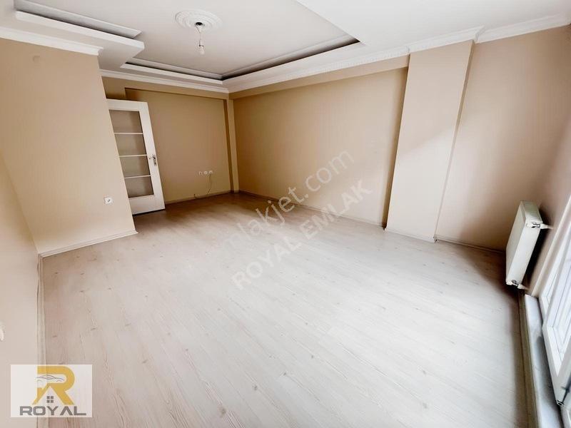 Royal'den Esenyurt Balıkyolu'nda 2+1 85m2 Masrafsız Arakat — fotoğraf 10