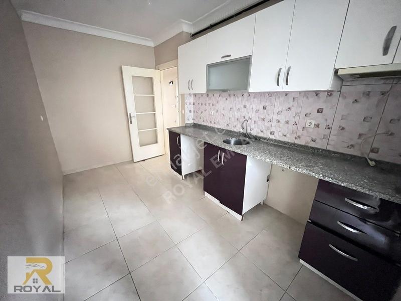 Royal'den Esenyurt Balıkyolu'nda 2+1 85m2 Masrafsız Arakat — fotoğraf 14