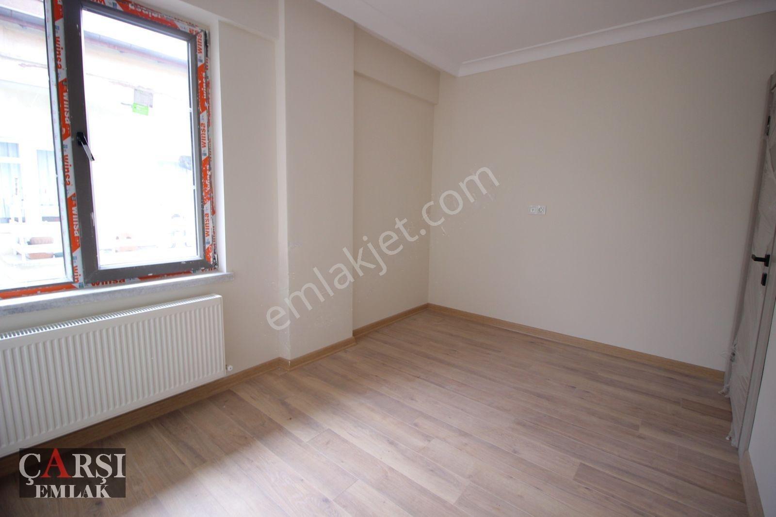 Çarşı' Dan Bahçelievler 2.cadde'de Metroya Çok Yakın Sıfır 1+1 — fotoğraf 7