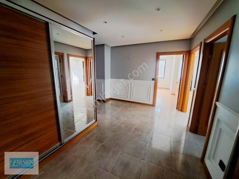 Nesrin Emlak'tan Güvenlikli Sitede Ara Kat Merkeze Yakın Daire — fotoğraf 14