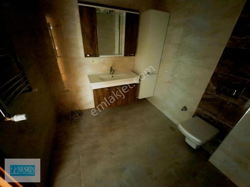 Nesrin Emlak'tan Güvenlikli Sitede Ara Kat Merkeze Yakın Daire — fotoğraf 16