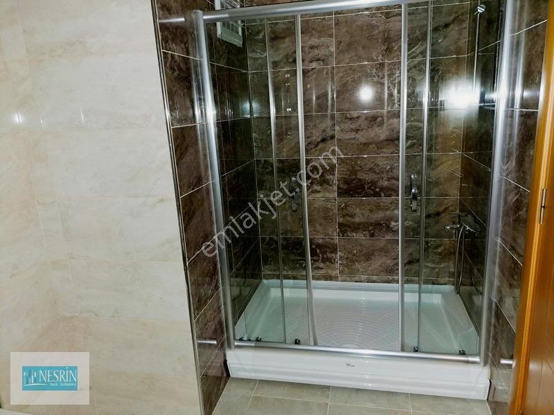 Nesrin Emlak'tan Güvenlikli Sitede Ara Kat Merkeze Yakın Daire — fotoğraf 18
