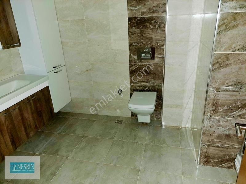 Nesrin Emlak'tan Güvenlikli Sitede Ara Kat Merkeze Yakın Daire — fotoğraf 19