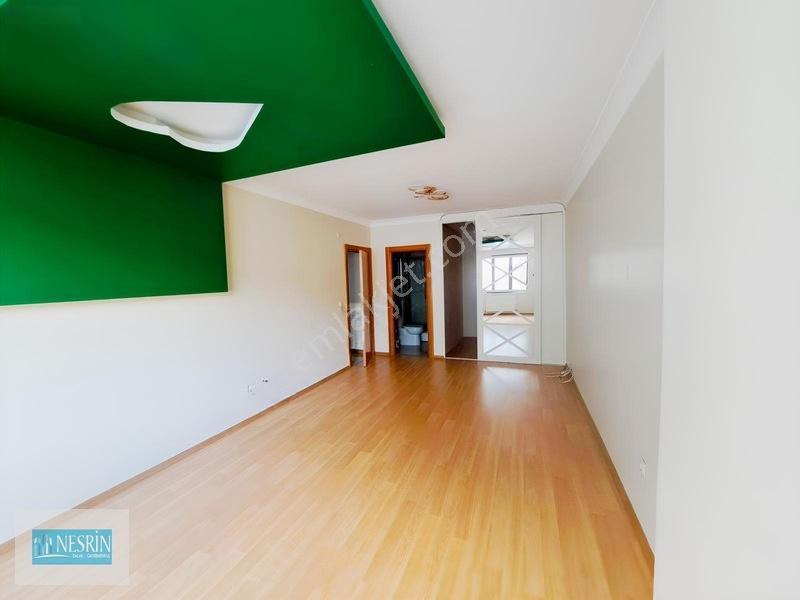 Nesrin Emlak'tan Güvenlikli Sitede Ara Kat Merkeze Yakın Daire — fotoğraf 21