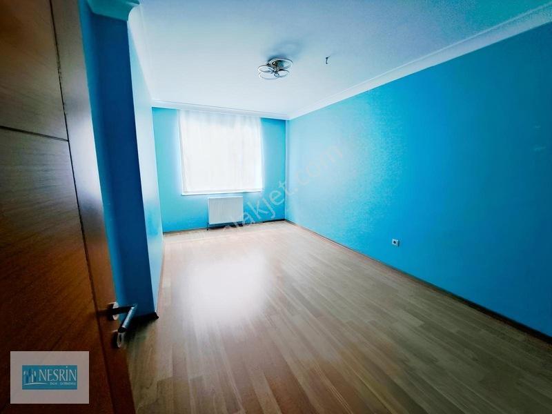 Nesrin Emlak'tan Güvenlikli Sitede Ara Kat Merkeze Yakın Daire — fotoğraf 28