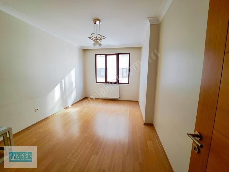Nesrin Emlak'tan Güvenlikli Sitede Ara Kat Merkeze Yakın Daire — fotoğraf 29