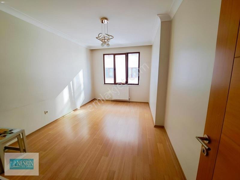 Nesrin Emlak'tan Güvenlikli Sitede Ara Kat Merkeze Yakın Daire — fotoğraf 30