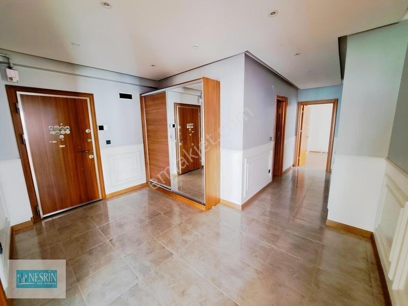 Nesrin Emlak'tan Güvenlikli Sitede Ara Kat Merkeze Yakın Daire — fotoğraf 32