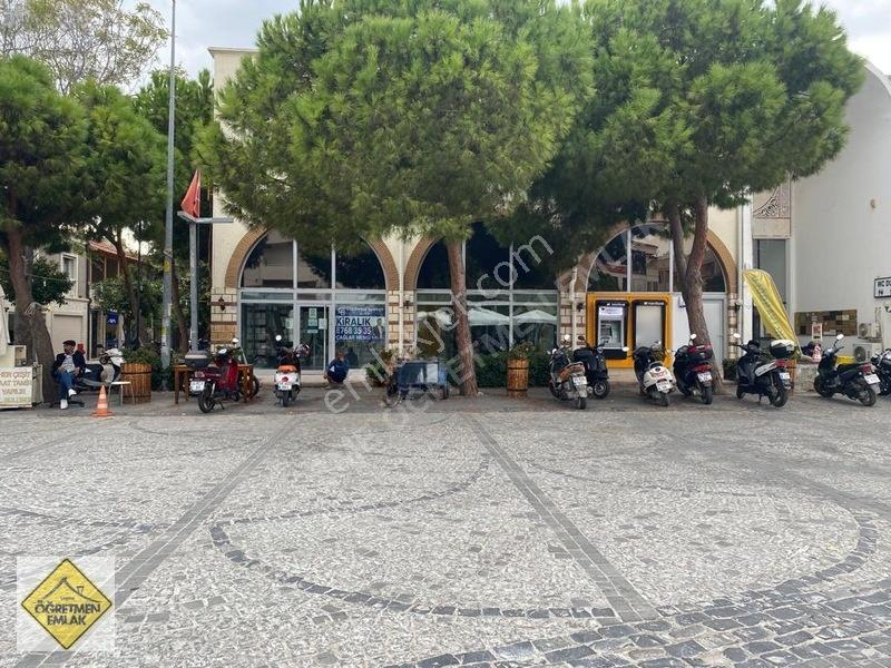 Çeşme Merkeze De Geniş Odalı İyi Bir Konumda 2 Oda 1 Salon Daire — fotoğraf 2