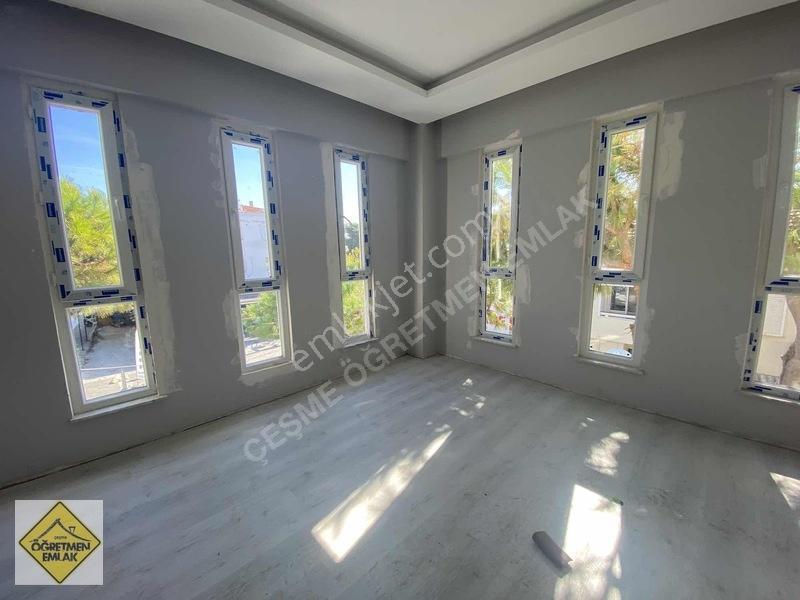 Çeşme Merkeze De Geniş Odalı İyi Bir Konumda 2 Oda 1 Salon Daire — fotoğraf 6