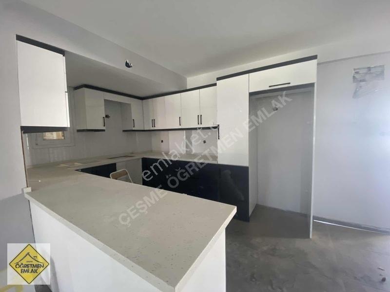 Çeşme Merkeze De Geniş Odalı İyi Bir Konumda 2 Oda 1 Salon Daire — fotoğraf 9