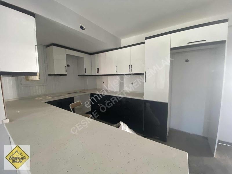 Çeşme Merkeze De Geniş Odalı İyi Bir Konumda 2 Oda 1 Salon Daire — fotoğraf 10
