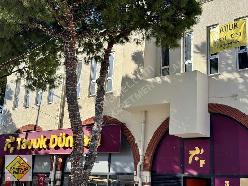 Çeşme Merkeze De Geniş Odalı İyi Bir Konumda 2 Oda 1 Salon Daire — fotoğraf 15