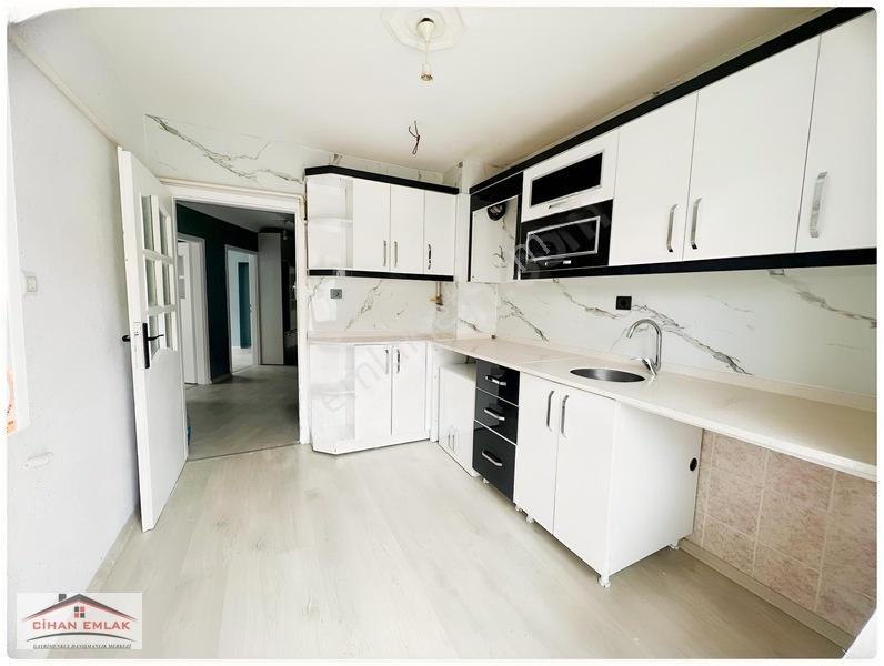 Şehit Kubilay Değirmendere Özlem Selim Cad 50 Metre 3+1 Satlık — fotoğraf 4