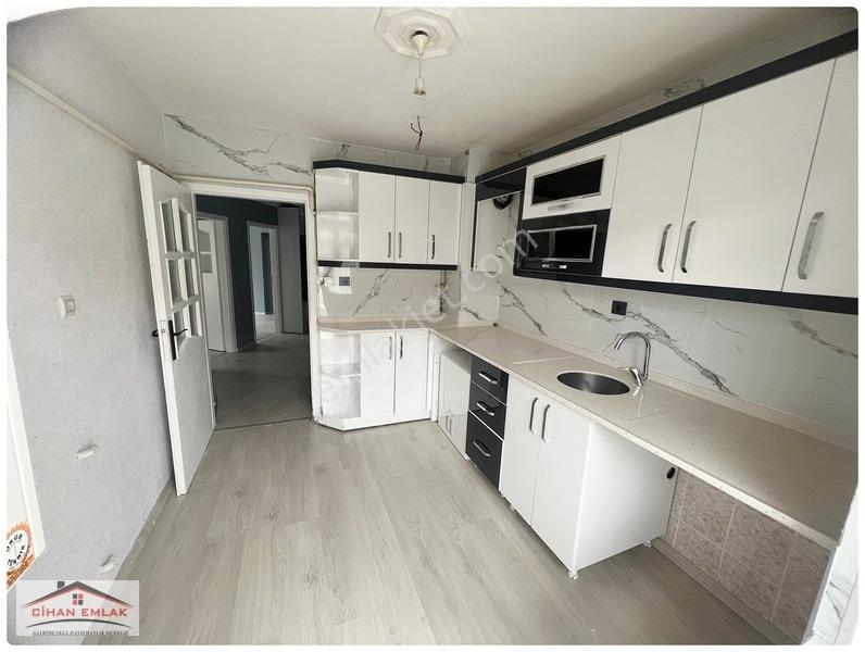 Şehit Kubilay Değirmendere Özlem Selim Cad 50 Metre 3+1 Satlık — fotoğraf 5