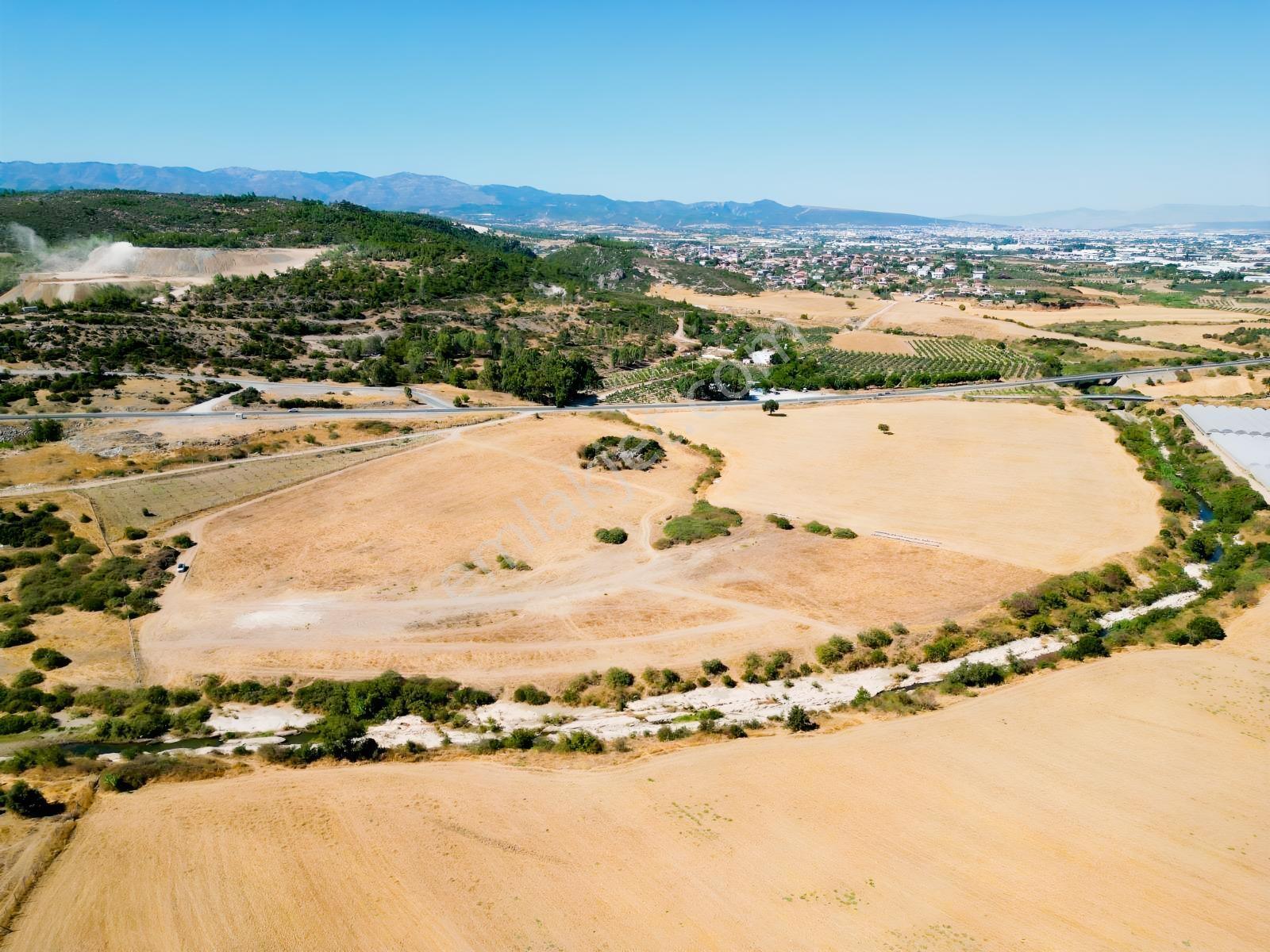 Menderes Gümüldür Yolu Üzerinde 250 M2 Satılık Bahçeler — fotoğraf 3