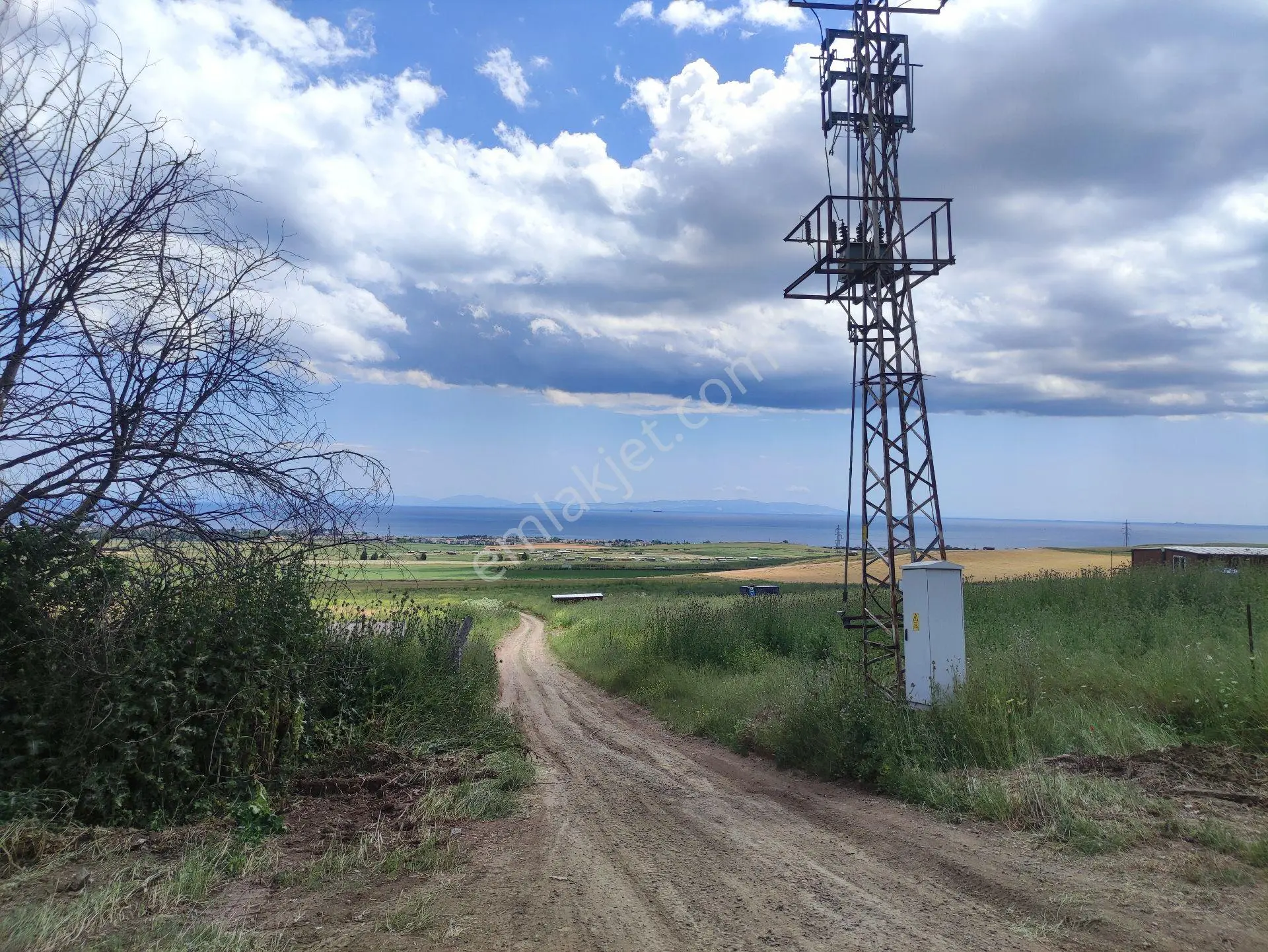 Çeşmeli Mahallesi'nde Deniz Manzaralı 300 M² Satılık Arsa — fotoğraf 2