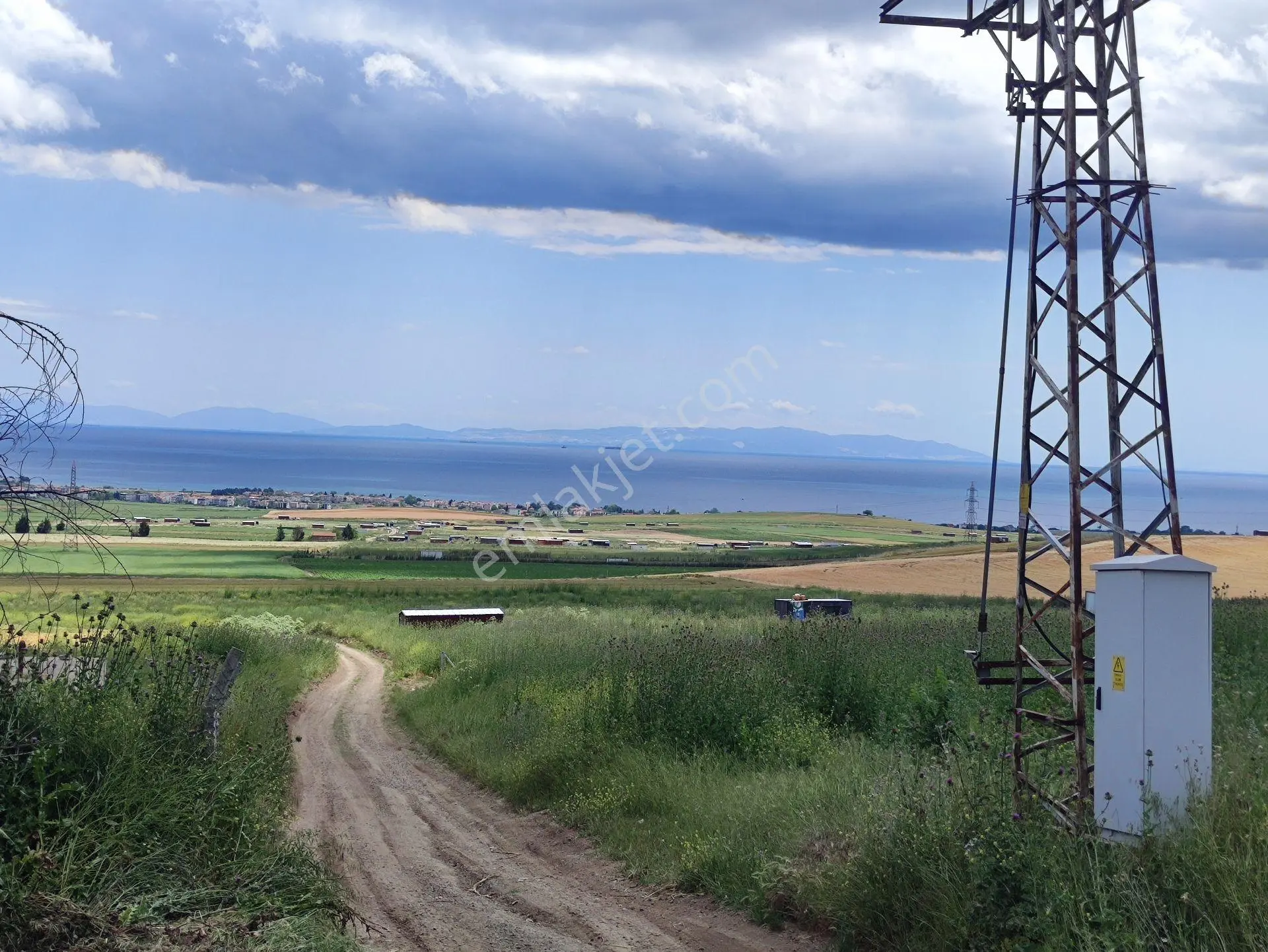 Çeşmeli Mahallesi'nde Deniz Manzaralı 300 M² Satılık Arsa — fotoğraf 3