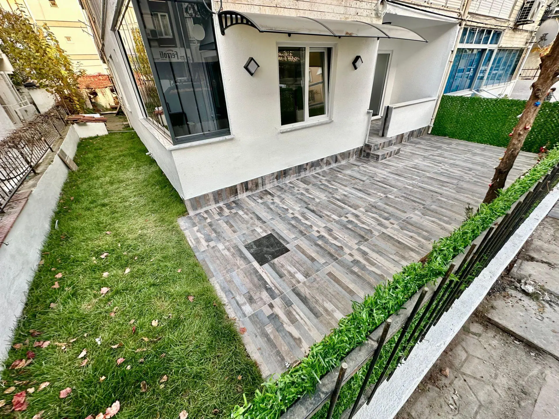 ꧁ay Emlaktan꧂akçay Merkezde Denize 100 Mt Bahçe Kullanımlı Satılık 2+1 İçi Yapılı Daire — fotoğraf 3