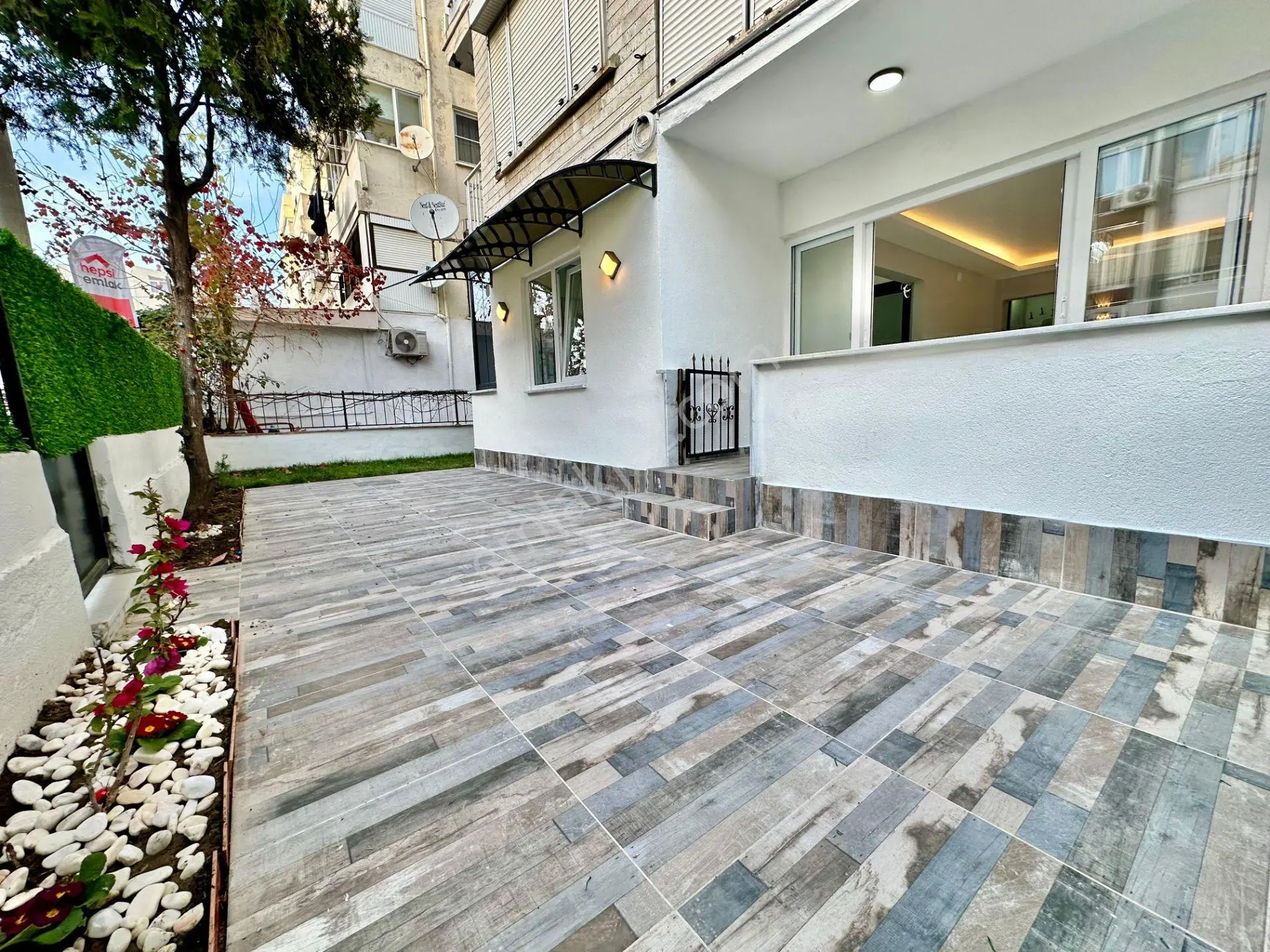 ꧁ay Emlaktan꧂akçay Merkezde Denize 100 Mt Bahçe Kullanımlı Satılık 2+1 İçi Yapılı Daire — fotoğraf 7