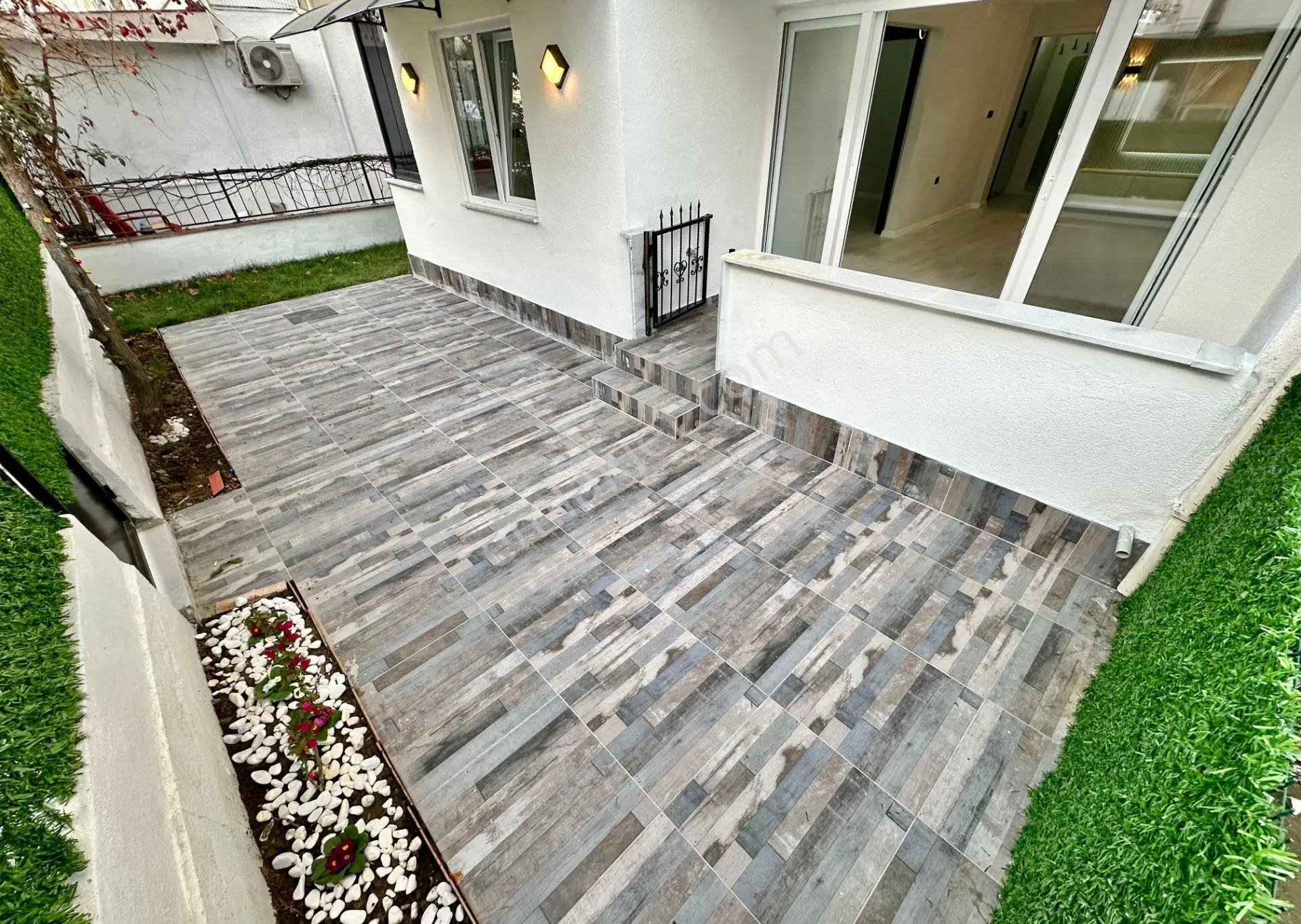 ꧁ay Emlaktan꧂akçay Merkezde Denize 100 Mt Bahçe Kullanımlı Satılık 2+1 İçi Yapılı Daire — fotoğraf 10