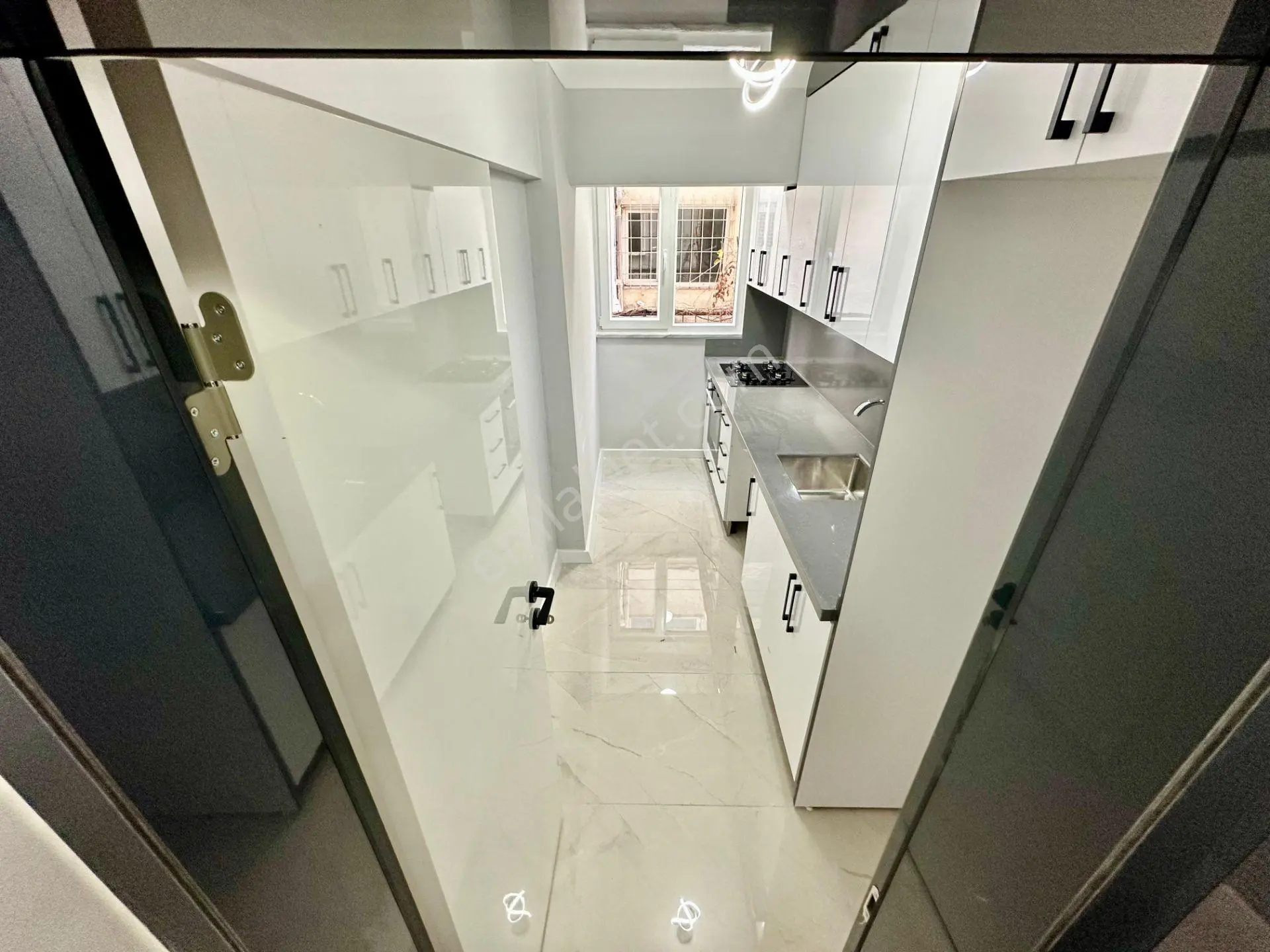 ꧁ay Emlaktan꧂akçay Merkezde Denize 100 Mt Bahçe Kullanımlı Satılık 2+1 İçi Yapılı Daire — fotoğraf 11