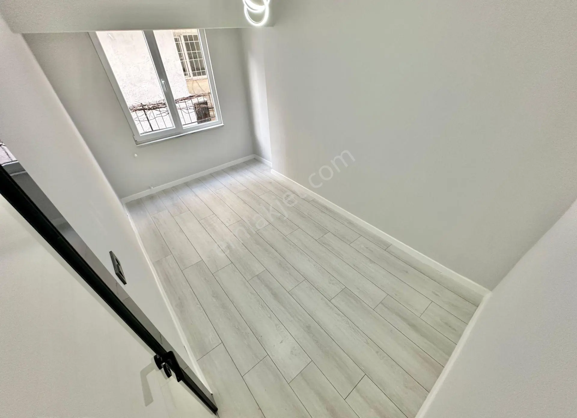 ꧁ay Emlaktan꧂akçay Merkezde Denize 100 Mt Bahçe Kullanımlı Satılık 2+1 İçi Yapılı Daire — fotoğraf 15