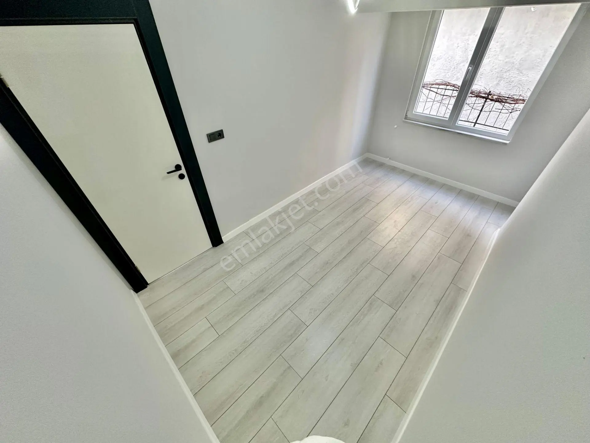 ꧁ay Emlaktan꧂akçay Merkezde Denize 100 Mt Bahçe Kullanımlı Satılık 2+1 İçi Yapılı Daire — fotoğraf 16