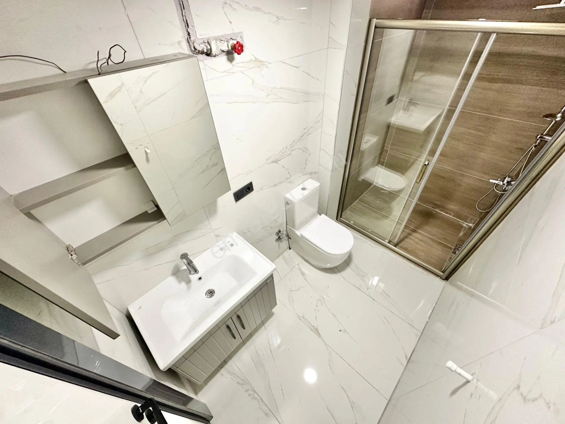 ꧁ay Emlaktan꧂akçay Merkezde Denize 100 Mt Bahçe Kullanımlı Satılık 2+1 İçi Yapılı Daire — fotoğraf 20