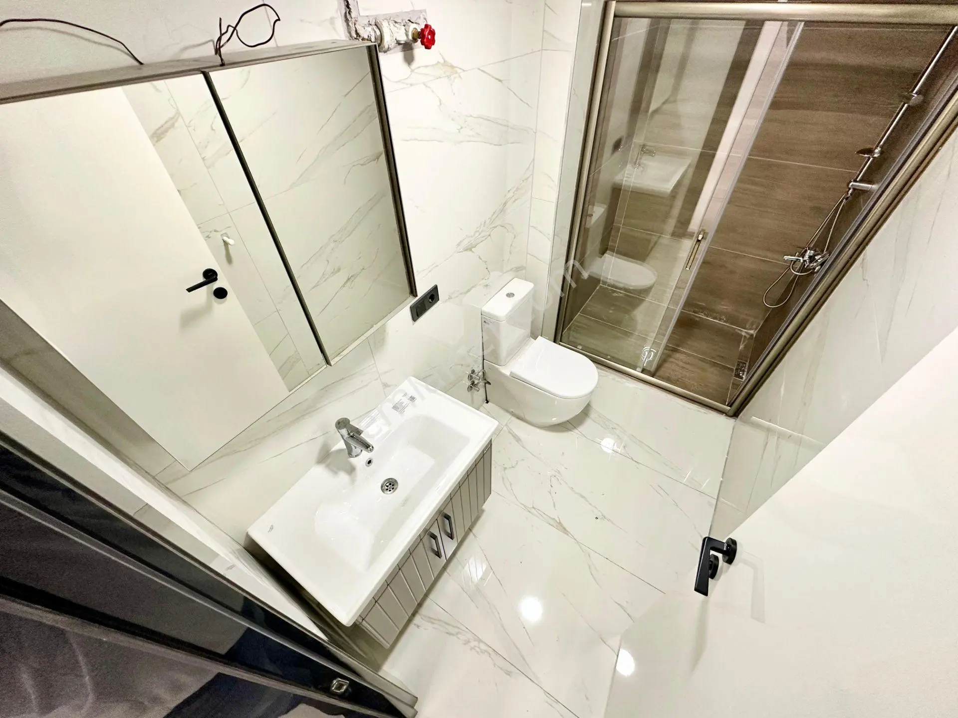 ꧁ay Emlaktan꧂akçay Merkezde Denize 100 Mt Bahçe Kullanımlı Satılık 2+1 İçi Yapılı Daire — fotoğraf 21