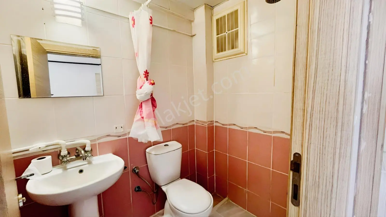 Rw Lıfe// Aöf Arkası Akıcı Sokakta Satılık Yatırımlık 2+1 Daire — fotoğraf 9