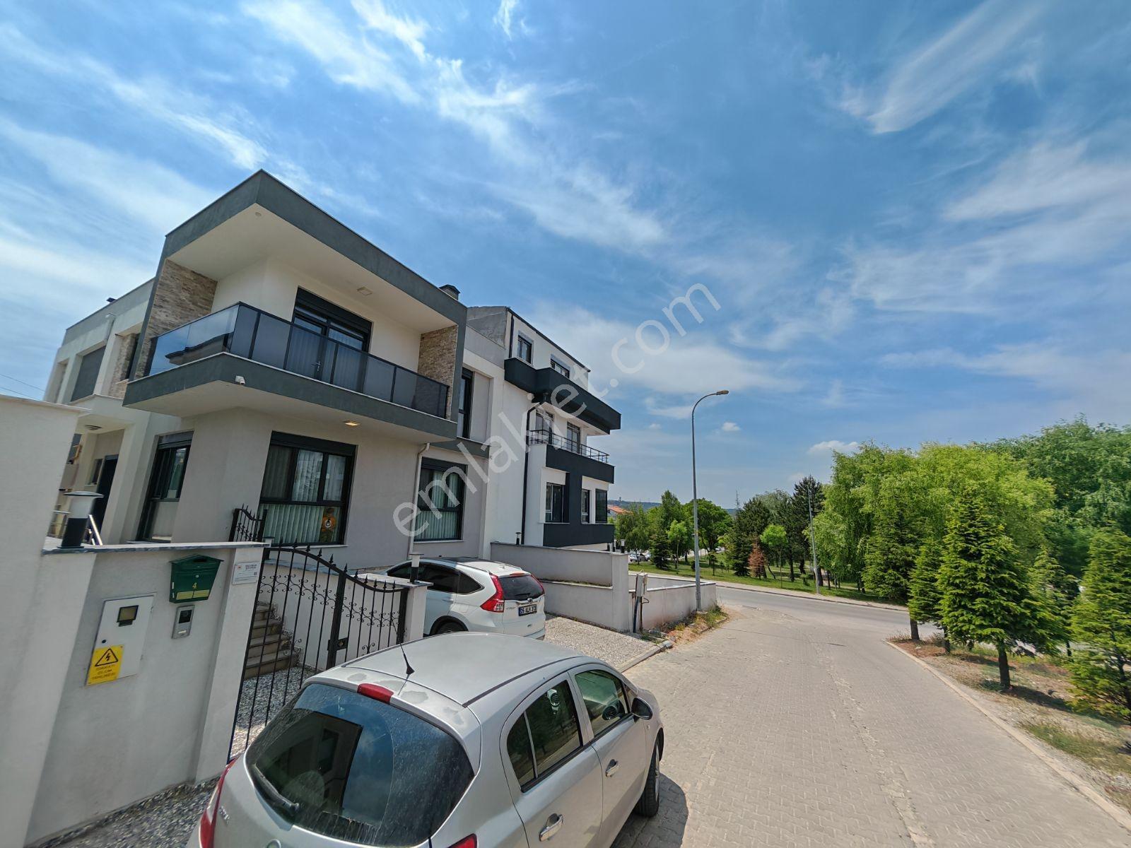 Rw Lıfe//Çankaya Mh Müstakil Bahçeli 3+1 Satılık Villa