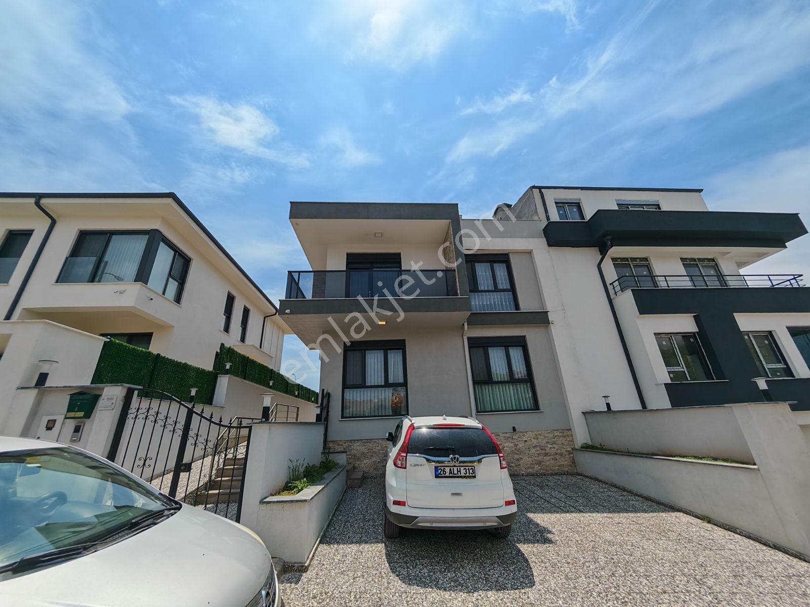 Rw Lıfe//çankaya Mh Müstakil Bahçeli 3+1 Satılık Villa — fotoğraf 2
