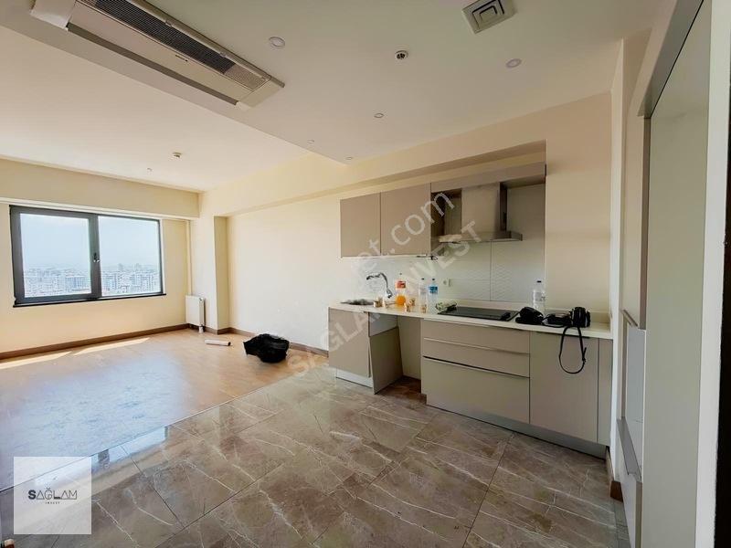Brooklyn Park'Ta 1+1 Havuza Cephe Fırsat Daire