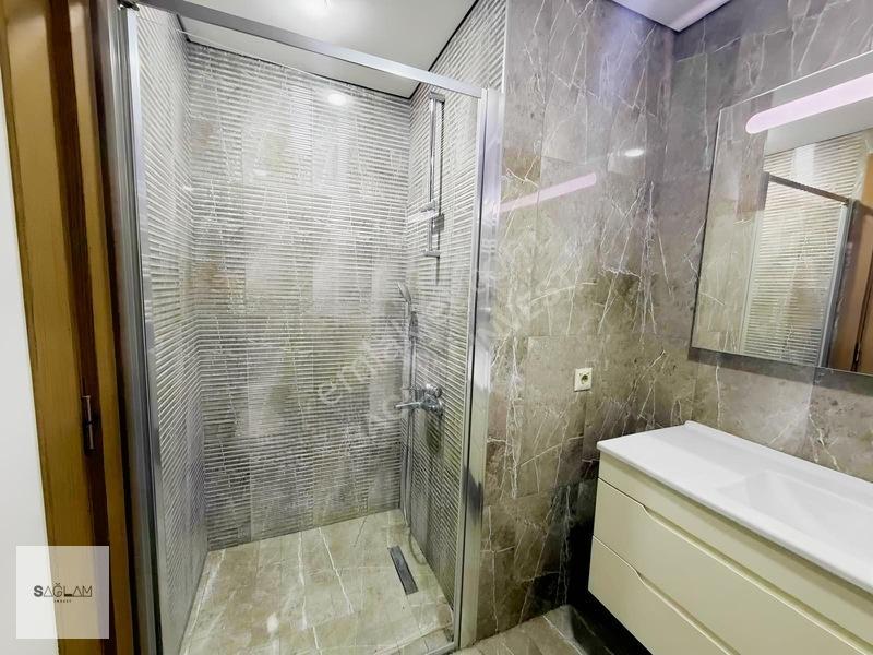 Brooklyn Park'ta 1+1 Havuza Cephe Fırsat Daire — fotoğraf 14