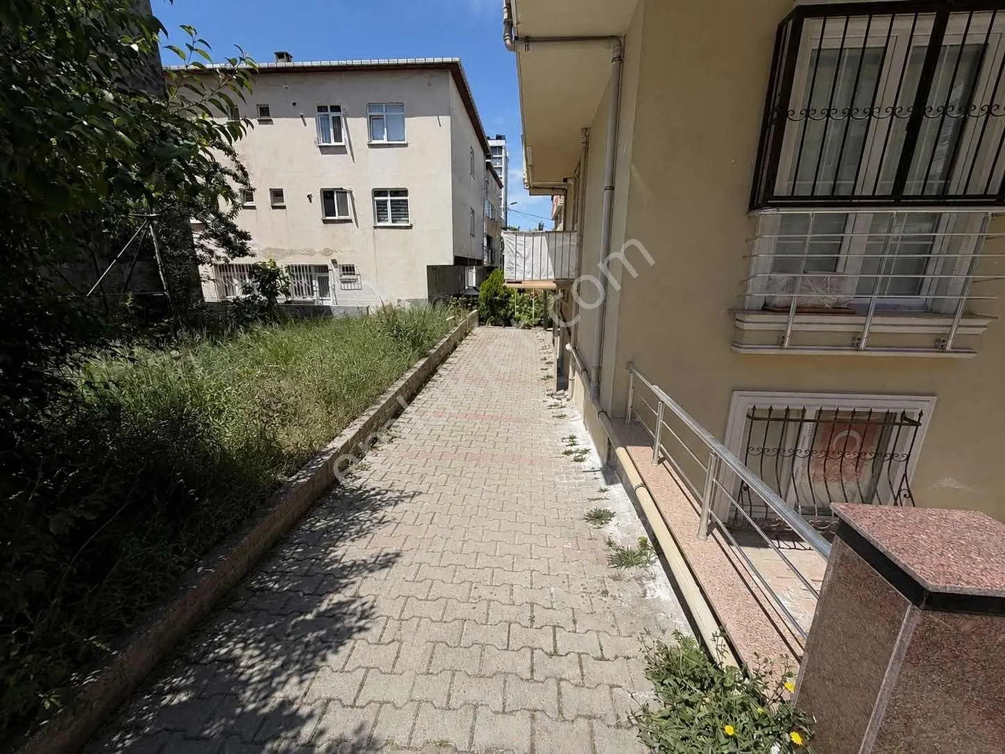 Ataşehir Kayışdağı Satılık 1+1, Bahçe Kullanımlı, Kapalı Mutfak — fotoğraf 13