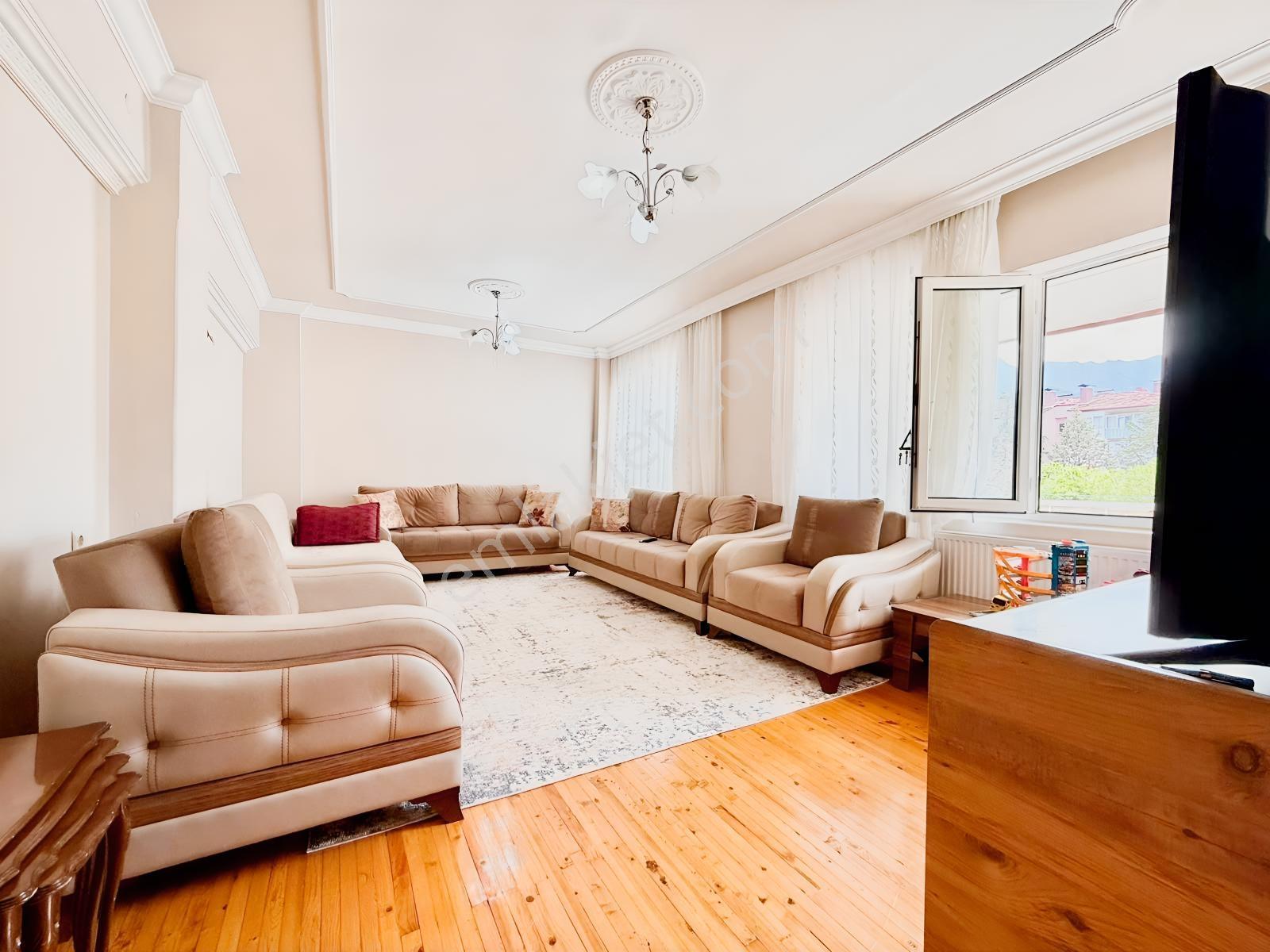 1200 Evler Mahallesinde 3+1 Arakat Çift Cephe Satılık Daire — fotoğraf 2