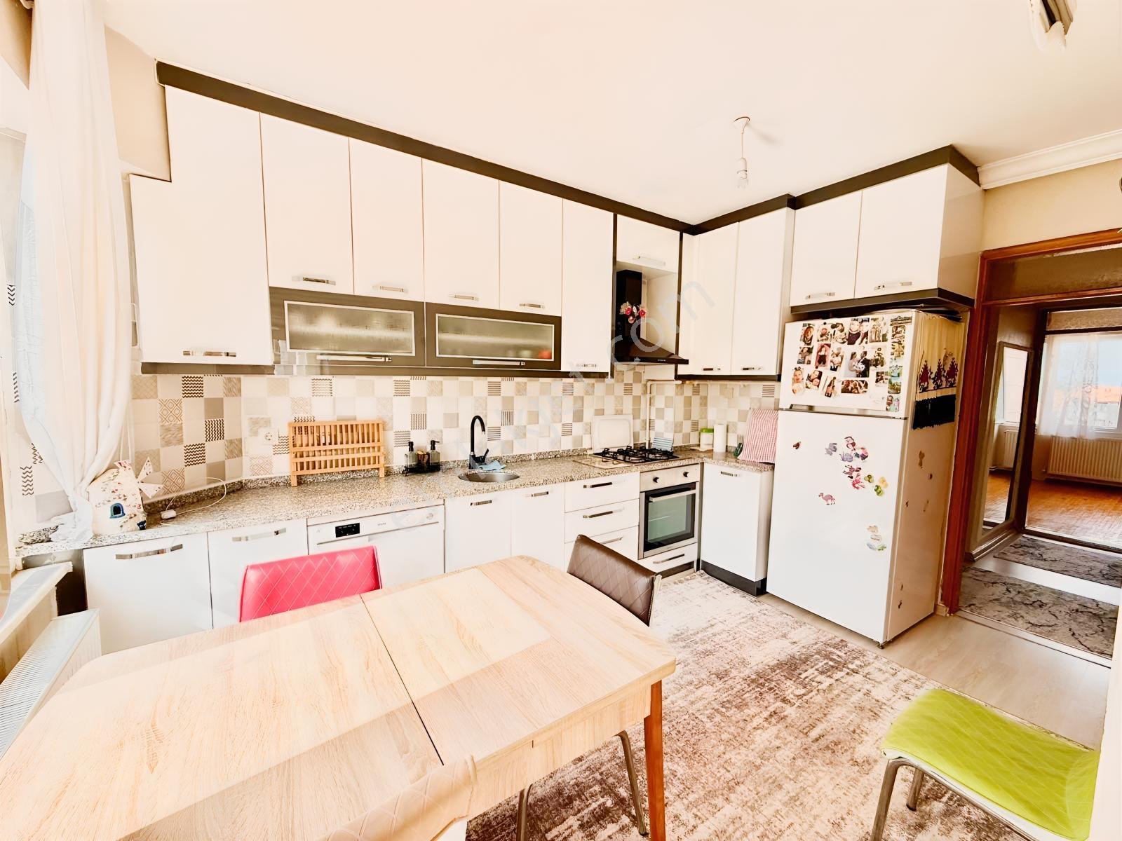 1200 Evler Mahallesinde 3+1 Arakat Çift Cephe Satılık Daire — fotoğraf 5