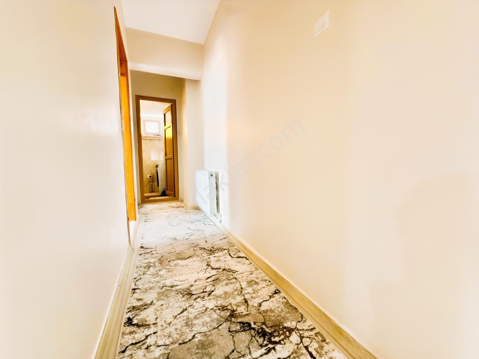 1200 Evler Mahallesinde 3+1 Arakat Çift Cephe Satılık Daire — fotoğraf 17