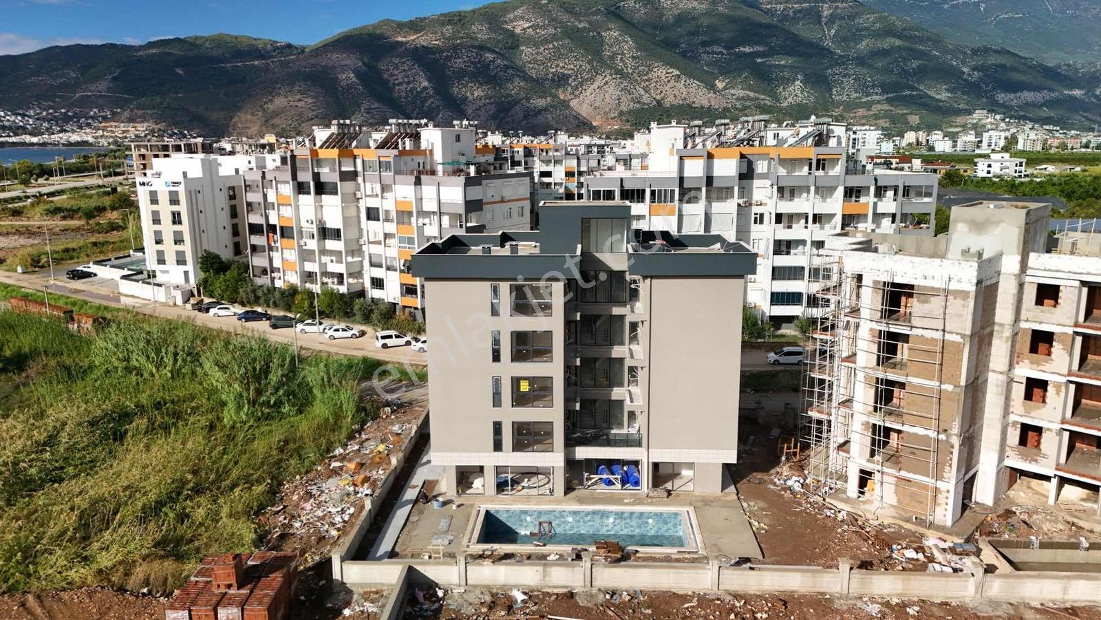 Denize 200 Metre Havuzlu Site İçi Satılık Lüks Sıfır 1+1 Daire — fotoğraf 3