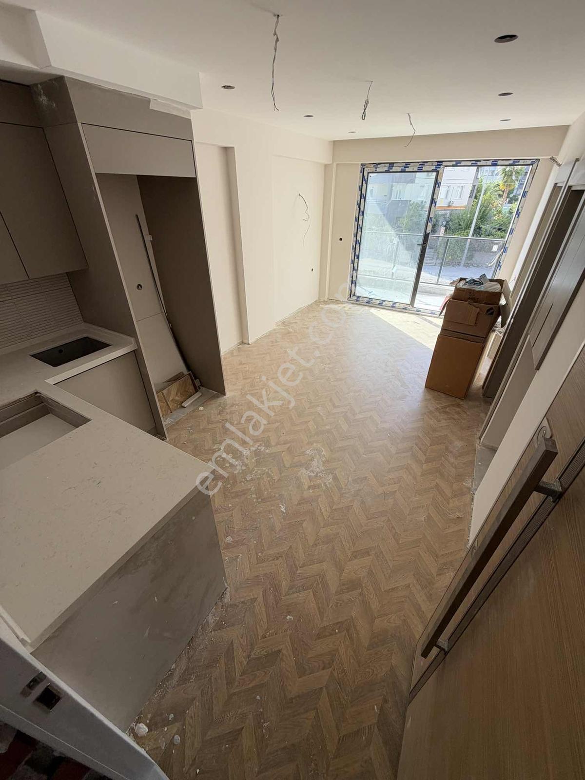Denize 200 Metre Havuzlu Site İçi Satılık Lüks Sıfır 1+1 Daire — fotoğraf 5