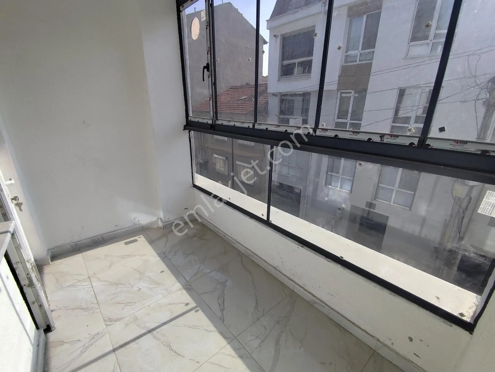 Rw Lıfe // Emek Mah. Ertaş Tramvay Durağı Yanı Satılık 1+1 Daire — fotoğraf 7