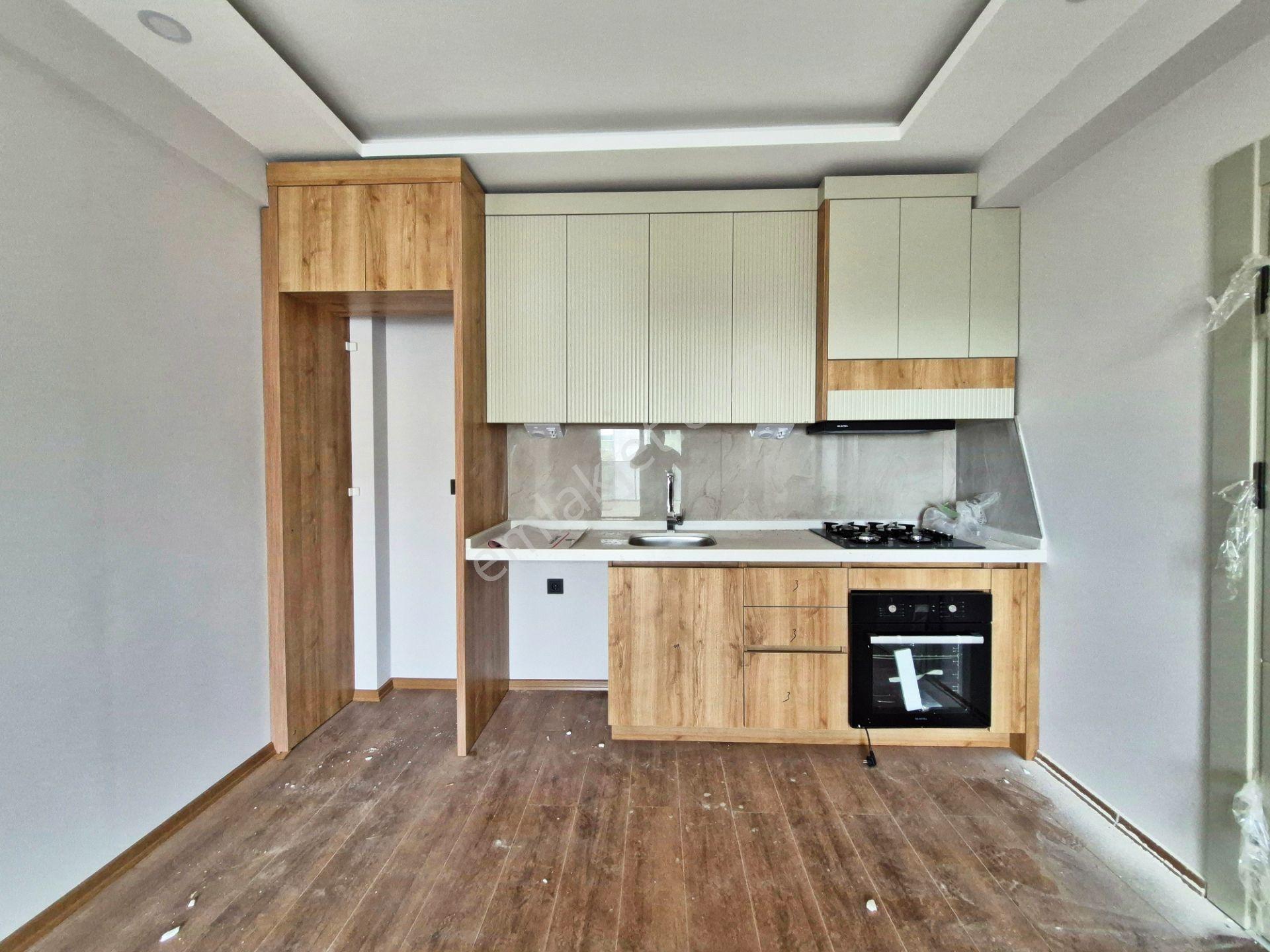 Aktif'ten Kadıköy'de Satılık Kapalı Otoparklı Arakat Doğalgazlı 1+1 Daire — fotoğraf 2