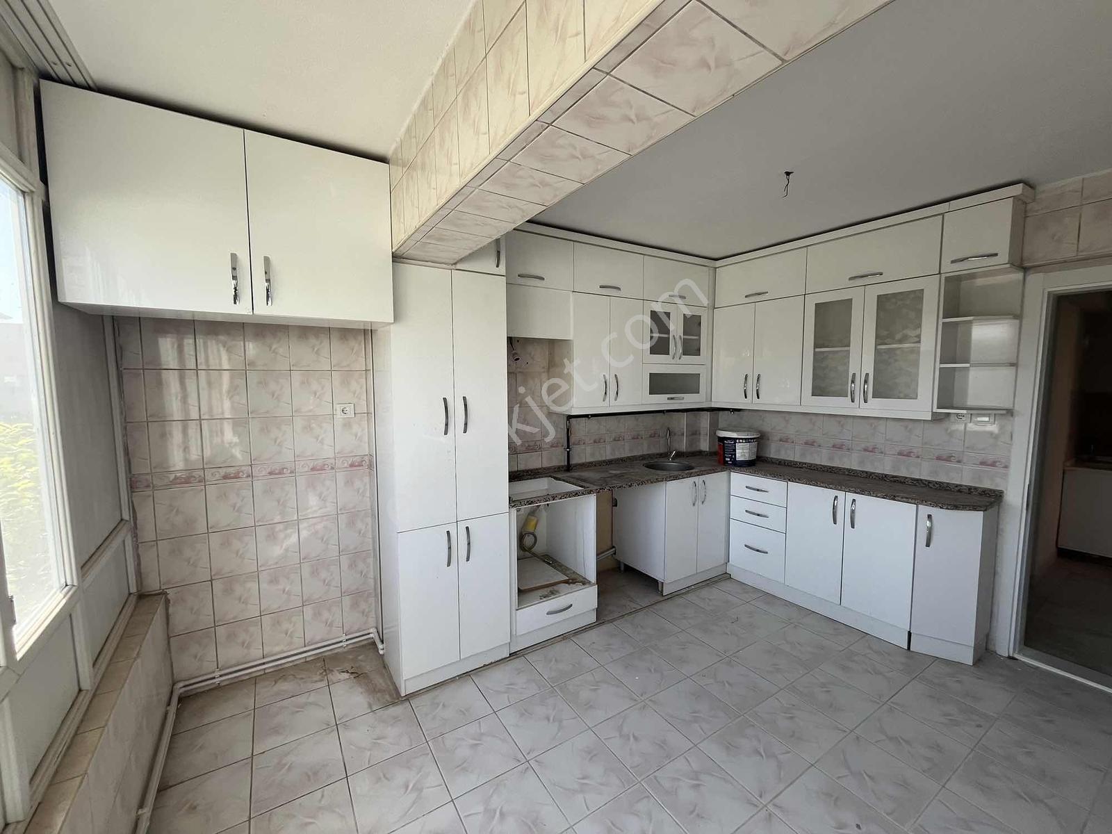 Miray Emlaktan Şirinevler Mahallesinde Satılık 3+1 Daire — fotoğraf 22