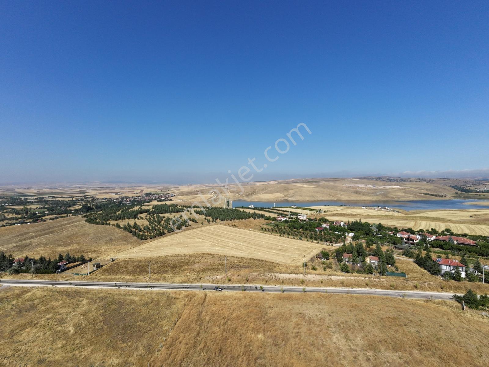 Rw Lıfe // Eğriöz'de Keskin Sınırı Ana Yola Cepheli Arazi — fotoğraf 2