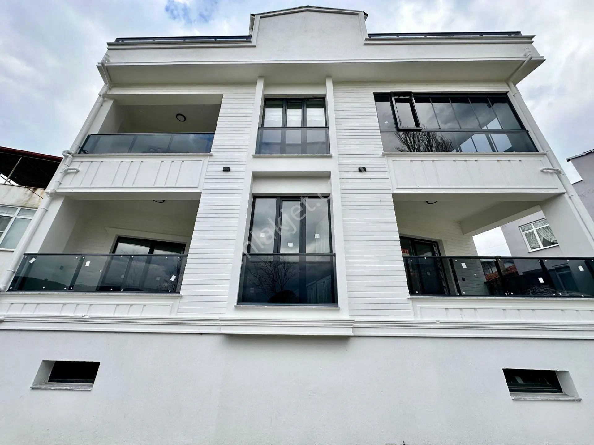 ꧁ay Emlaktan꧂oksijen Deposu Zeytinli'de Müstakil Tadında Bahçe Kullanımlı Kapalı Otoparklı 2+1 Daire — fotoğraf 33