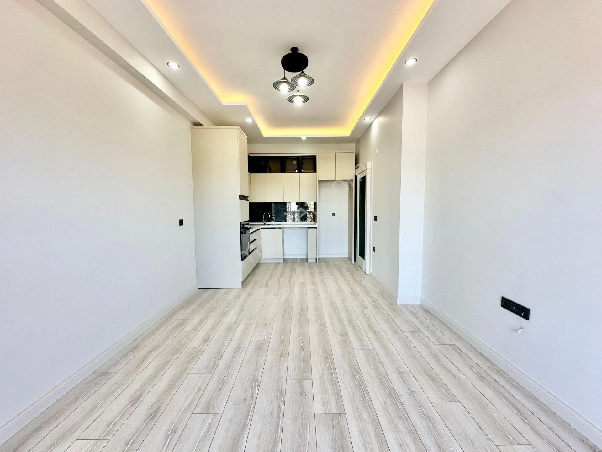 ꧁ Ay Emlaktan꧂güre'de Lüks Sitede Kuş Çıvıltılarıyla Huzur Bulacağınız Satılık 1+1 Şık Daire — fotoğraf 4