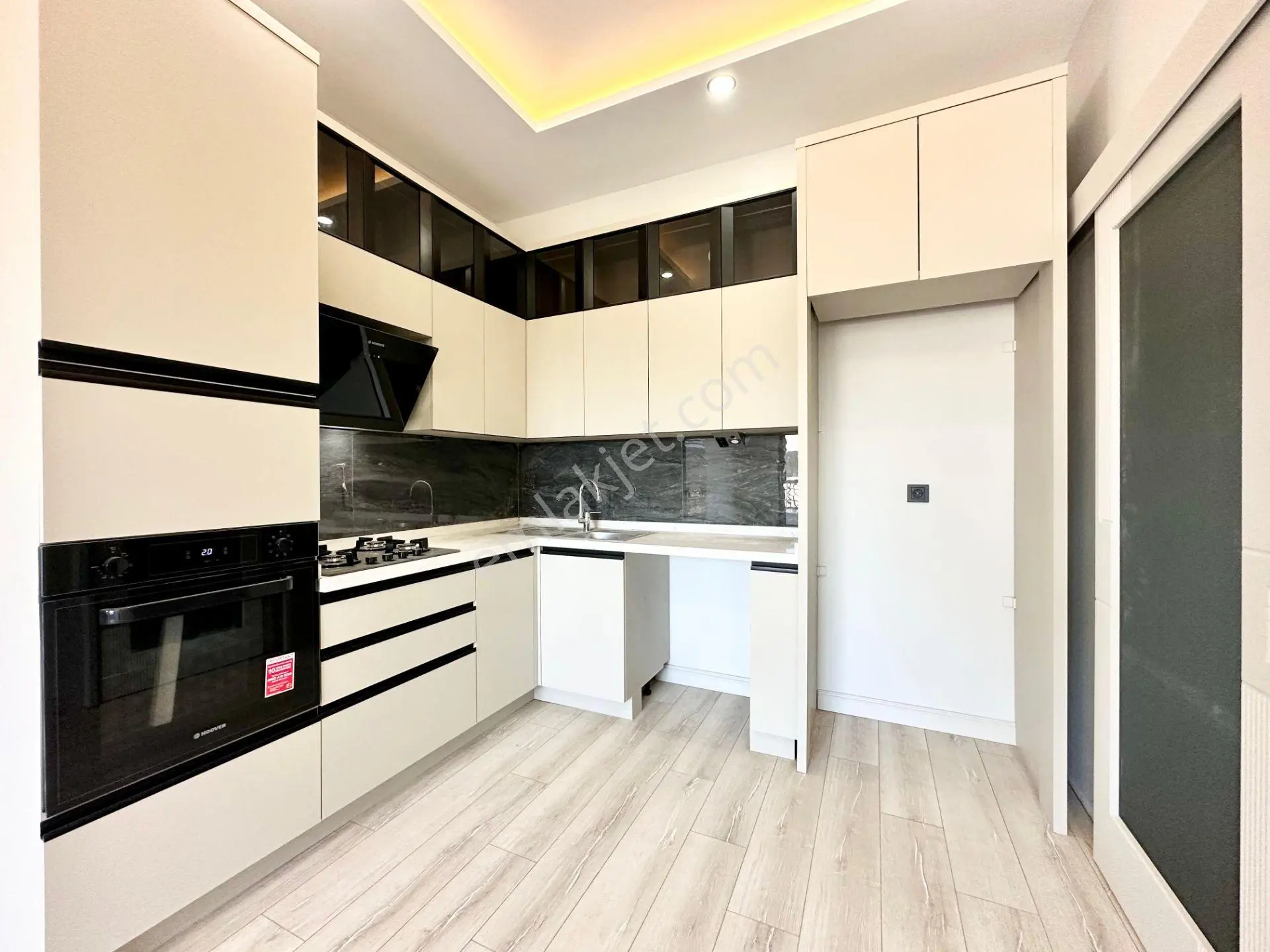 ꧁ Ay Emlaktan꧂güre'de Lüks Sitede Kuş Çıvıltılarıyla Huzur Bulacağınız Satılık 1+1 Şık Daire — fotoğraf 7