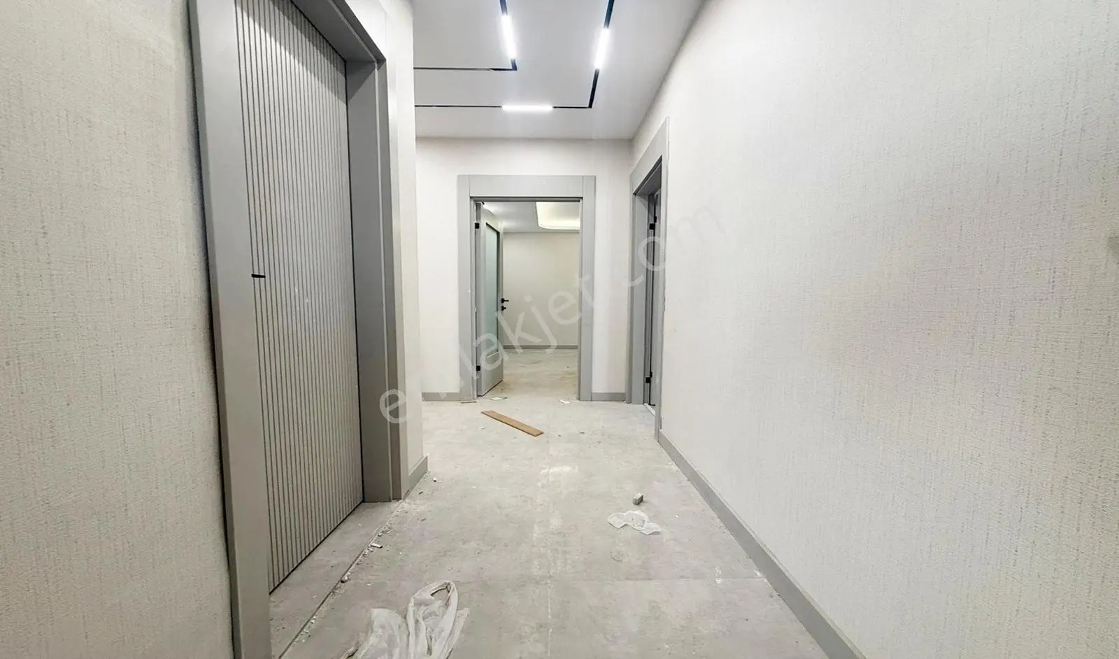 Vadi'den Hisarda Yeni Binada Modern Tasarımlı 2+0! — fotoğraf 16